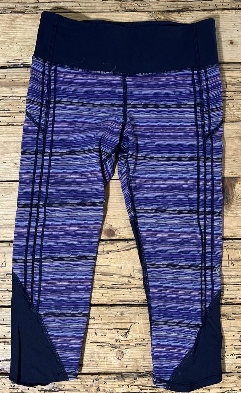 Lululemon Women Size 4 Space Dye Twist Ultra Violet/Blue Vent It Out Crop 4